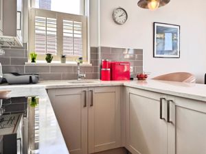 HIGH STREET- click for photo gallery